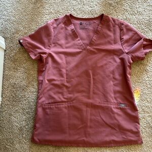 Figs medium scrub top